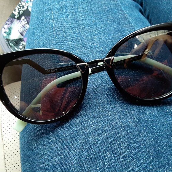 Fendi Glasses - Picture 1 of 2